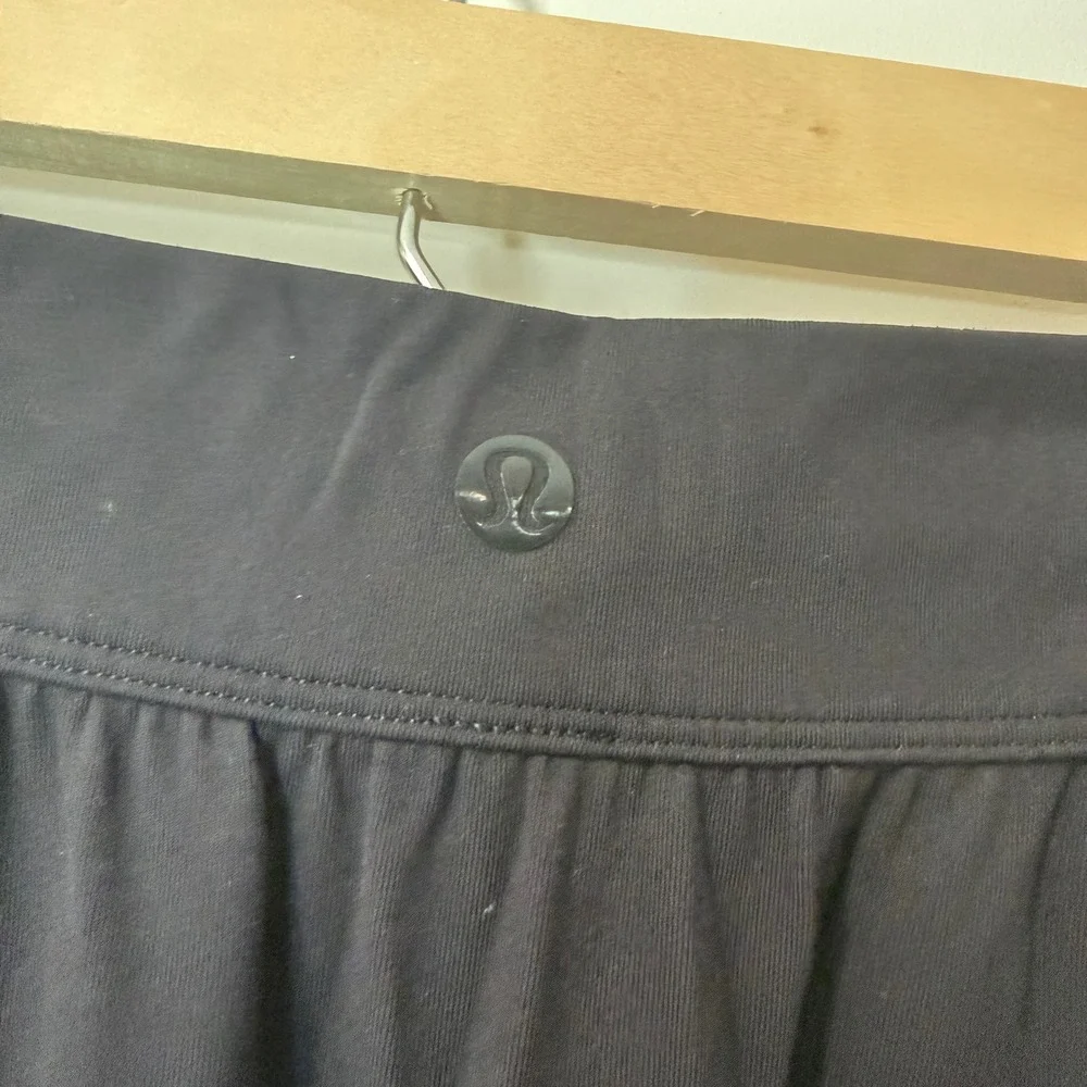 Lululemon Womens Ankle Pants‎ 4 Black Excellent Luxtreme 7/8 Travel Stretch